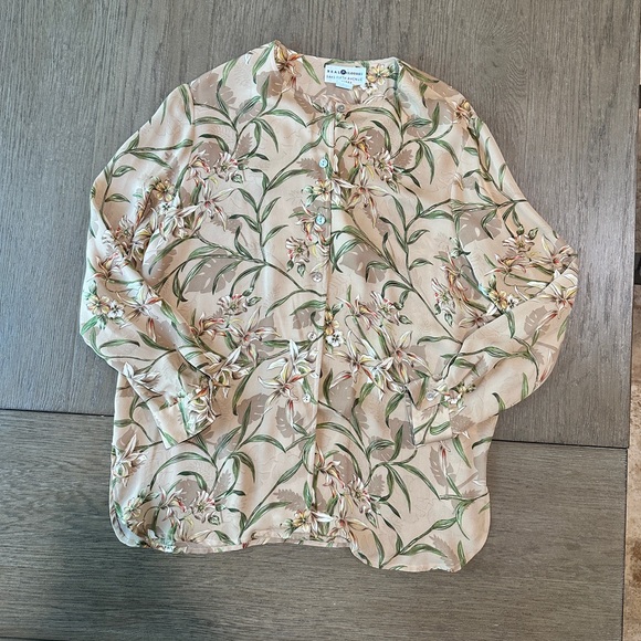 Saks Fifth Avenue Real Clothes Long Sleeve Button Down 100% Silk Blouse Size PM - Picture 3 of 6